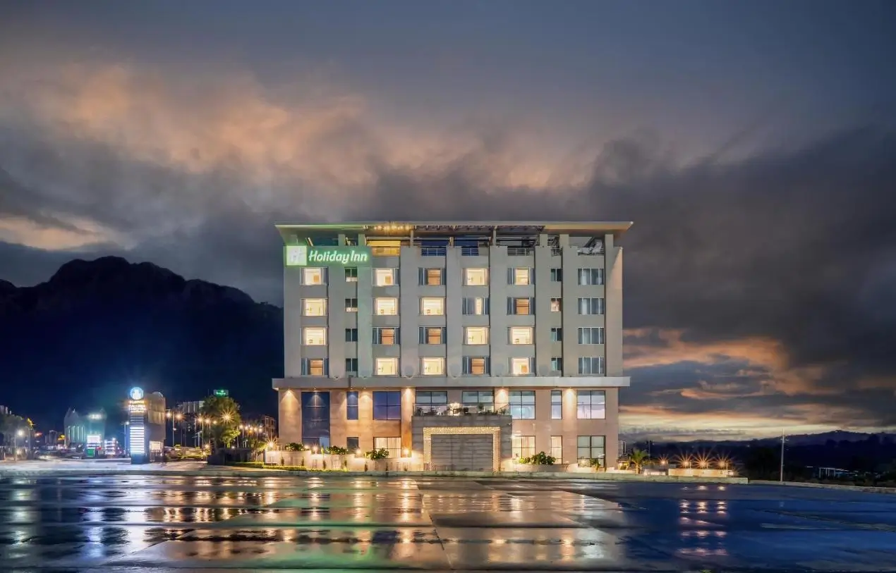  Holiday Inn Katra Sea view